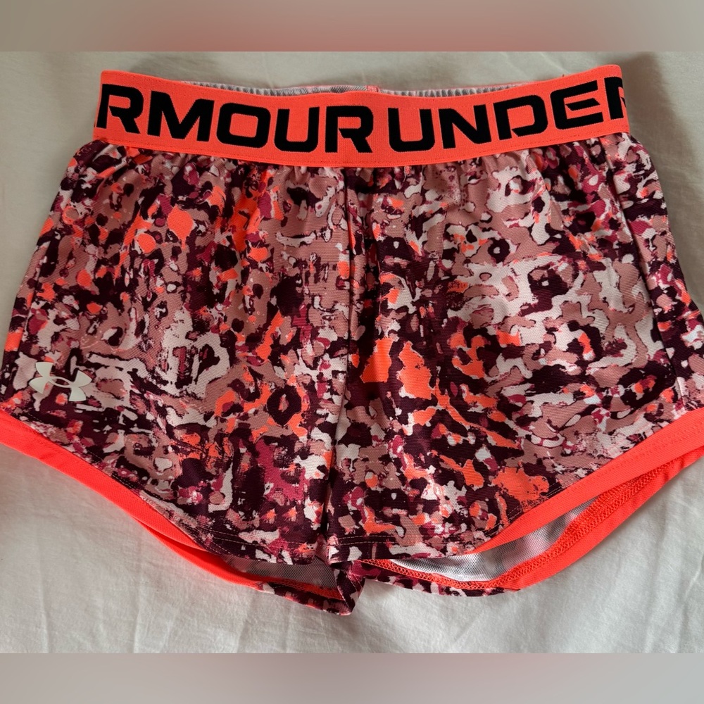 Under Armour Shorts, Youth Medium, Gently Used